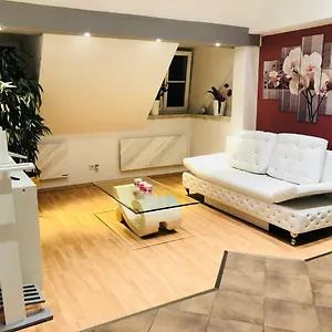 https://sonnige-2-zi-wohnung-nahe-stadtmitte-und-messe.nuremberg-hotels.org