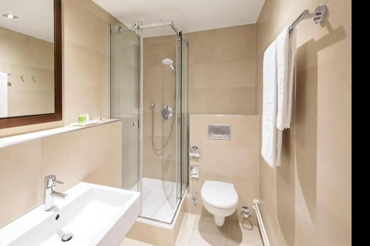 Nh Hamburg Mitte Hotel 4*,